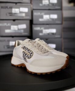 Alternative view of REPLAY Patike